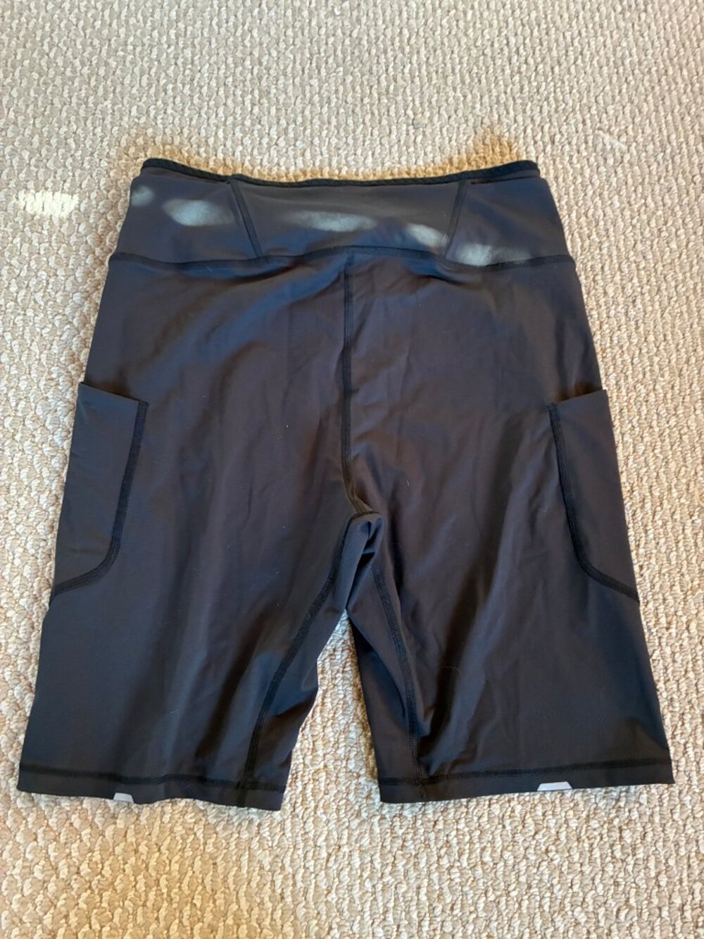 2 XL REI Co-Op Activewear Black Red Knee High Shorts w/Exterior Pockets -EUC - Picture 5 of 7